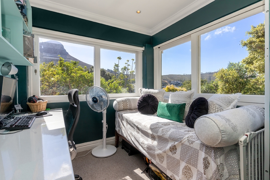 4 Bedroom Property for Sale in Gardens Western Cape